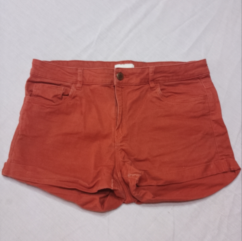 H&M Rust Orange Color Stretch Cuffed Shorts